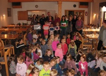 Návštěva partnerské školky v Pernersdorfu dětmi z MŠ a ZŠ Adamov